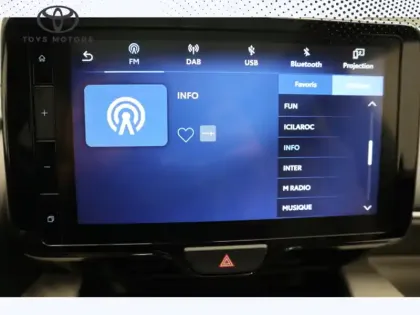 Photo 31 Toyota Yaris Hybride 116h Iconic