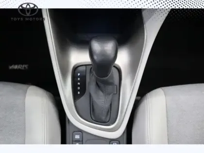 Photo 19 Toyota Yaris Hybride 116h Iconic