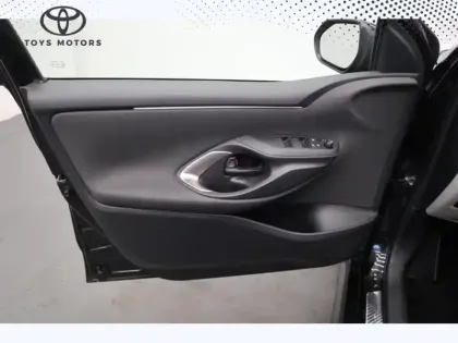 Photo 11 Toyota Yaris Hybride 116h Iconic