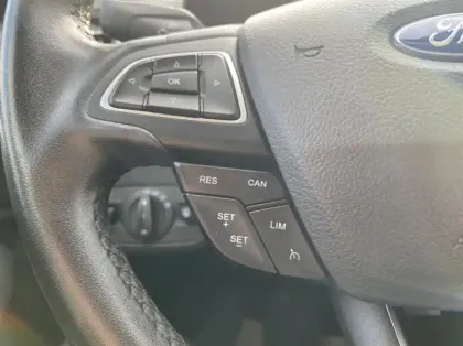 Photo 15 Ford C-Max 1.0 EcoBoost 125ch Stop&Start Titanium