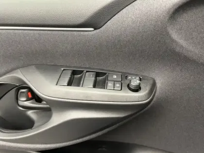 Photo 16 Toyota Yaris Hybride 116h Design MC24