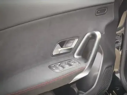 Photo 52 Mercedes Classe A 200 d Star Edition