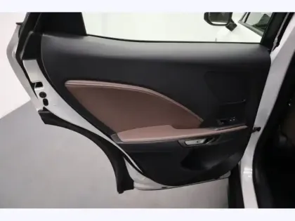 Photo 18 Lexus Lbx 1.5 136H 2WD Elegant HYBRIDE PACK