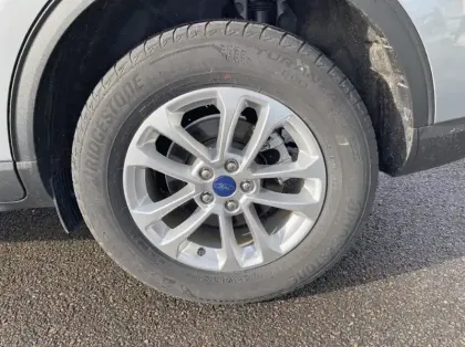 Photo 13 Ford Kuga 2.5 Duratec 190ch FHEV E85 Titanium BVA