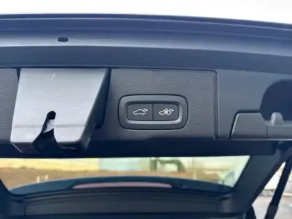 Photo 12 Volvo Xc60  T6 Hybride Rechargeable 253 + 145ch Ultra Style Dark Geartronic 8 AWD