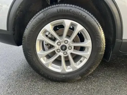 Photo 5 Ford Kuga  2.5 Duratec 180ch Hybrid FlexiFuel Titanium Powershift