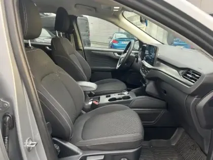 Photo 13 Ford Kuga  2.5 Duratec 180ch Hybrid FlexiFuel Titanium Powershift