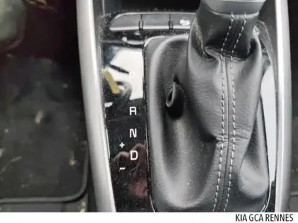 Photo 8 Kia Stonic  1.0 T-GDi 100ch GT Line DCT7