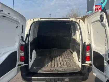 Photo 13 Peugeot Partner  Standard 650kg BlueHDi 100ch S/S Asphalt GPS Camera