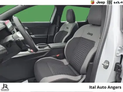 Photo 8 Jeep Compass  Electrique 213ch 157kw Altitude (Prime CEE déduite)