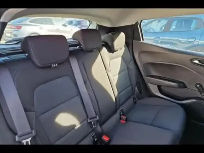 Photo 10 Renault Clio  1.6 E-Tech hybride 145ch Equilibre