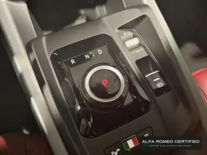 Photo 14 Alfa Romeo Tonale  1.5 Ibrida 175ch TI TCT