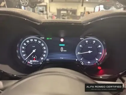 Photo 11 Alfa Romeo Tonale  1.5 Ibrida 175ch TI TCT