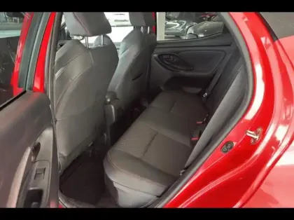 Photo 10 Toyota Yaris  116h Première 5p