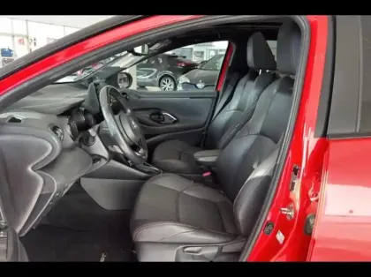 Photo 9 Toyota Yaris  116h Première 5p