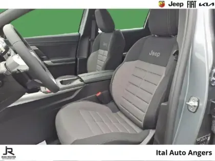 Photo 8 Jeep Compass  1.2 Turbo T3 145ch e-Hybrid Altitude BVR6