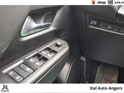 Photo 14 Jeep Compass  1.2 Turbo T3 145ch e-Hybrid Altitude BVR6