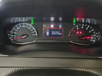 Photo 14 Peugeot 2008  1.2 PureTech 130ch S&S Style EAT8