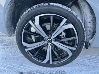 Photo 10 Volvo Xc60  T6 Hybride Rechargeable 350ch Ultra Style Dark Geartronic 8 AWD