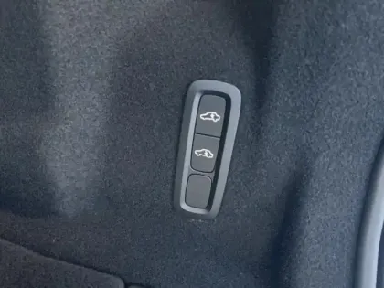 Photo 14 Volvo Xc60  T6 Hybride Rechargeable 350ch Ultra Style Dark Geartronic 8 AWD