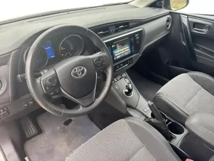 Photo 14 Toyota Auris  HSD 136h Executive