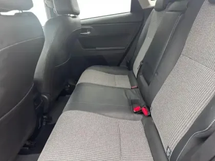 Photo 13 Toyota Auris  HSD 136h Executive