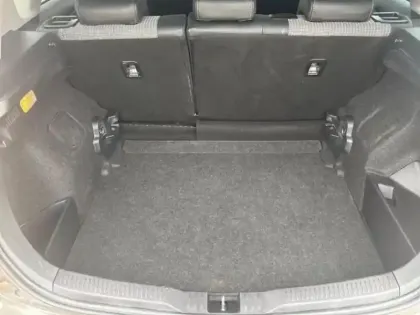 Photo 12 Toyota Auris  HSD 136h Executive