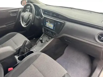 Photo 8 Toyota Auris  HSD 136h Executive