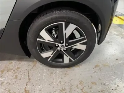 Photo 6 Toyota Aygo  X 116h Graphic