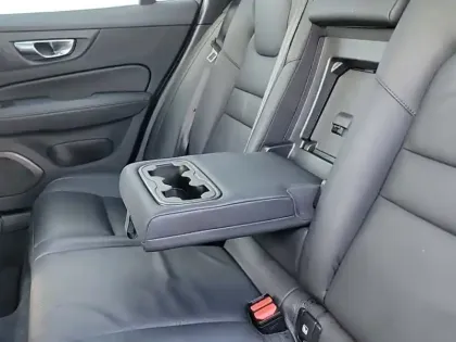 Photo 25 Volvo V60  B4 197 ch DCT7