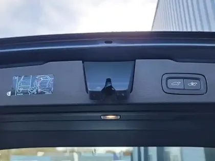 Photo 26 Volvo V60  B4 197 ch DCT7