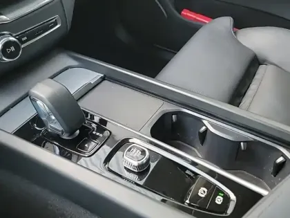 Photo 15 Volvo Xc60  T6 AWD Hybride rechargeable 253 ch+145 ch Geartronic 8