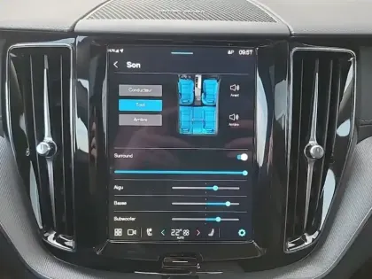 Photo 23 Volvo Xc60  T6 AWD Hybride rechargeable 253 ch+145 ch Geartronic 8