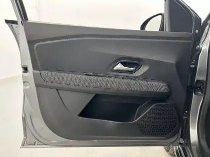 Photo 10 Dacia Jogger  Hybrid 140 7 places