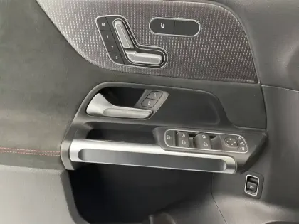 Photo 27 Mercedes EQB  350 4Matic