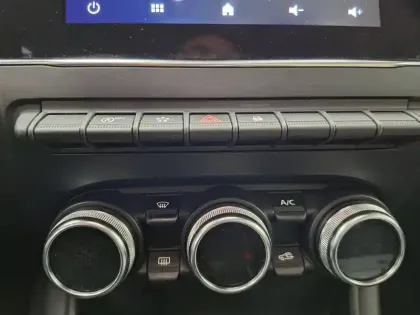 Photo 34 Renault Captur  Blue dCi 115