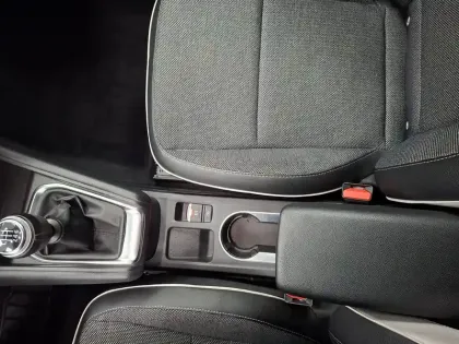 Photo 38 Renault Captur  Blue dCi 115