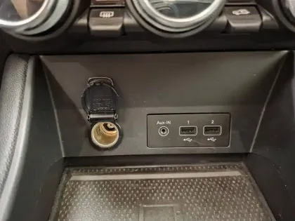 Photo 35 Renault Captur  Blue dCi 115