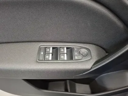 Photo 24 Renault Captur  Blue dCi 115