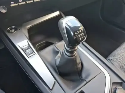 Photo 13 Peugeot 308  BlueHDi 130ch S&S BVM6