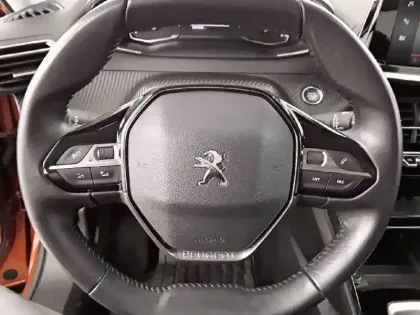 Photo 8 Peugeot 2008  BlueHDi 110 S&S BVM6