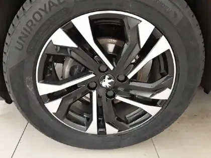 Photo 12 Peugeot 2008  BlueHDi 110 S&S BVM6