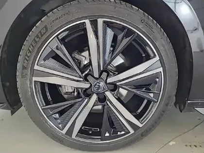 Photo 12 Peugeot 308  PureTech 130ch S&S EAT8