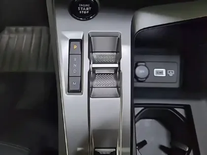 Photo 13 Peugeot 308  PureTech 130ch S&S EAT8