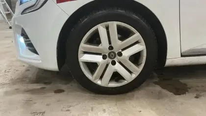 Photo 36 Renault Clio Gén. V (BJA) Ph1 Business 5