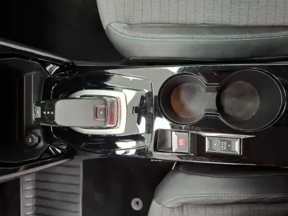 Photo 29 Peugeot 208  PureTech 130 S&S EAT8