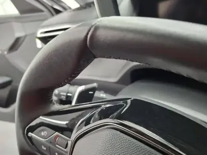 Photo 23 Peugeot 208  PureTech 130 S&S EAT8