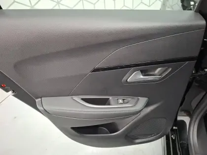 Photo 14 Peugeot 208  PureTech 130 S&S EAT8