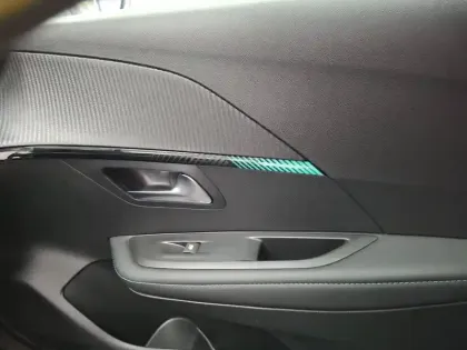 Photo 35 Peugeot 208  PureTech 130 S&S EAT8