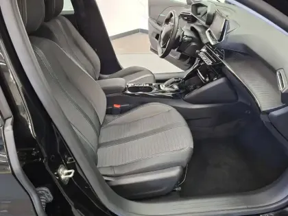 Photo 38 Peugeot 208  PureTech 130 S&S EAT8